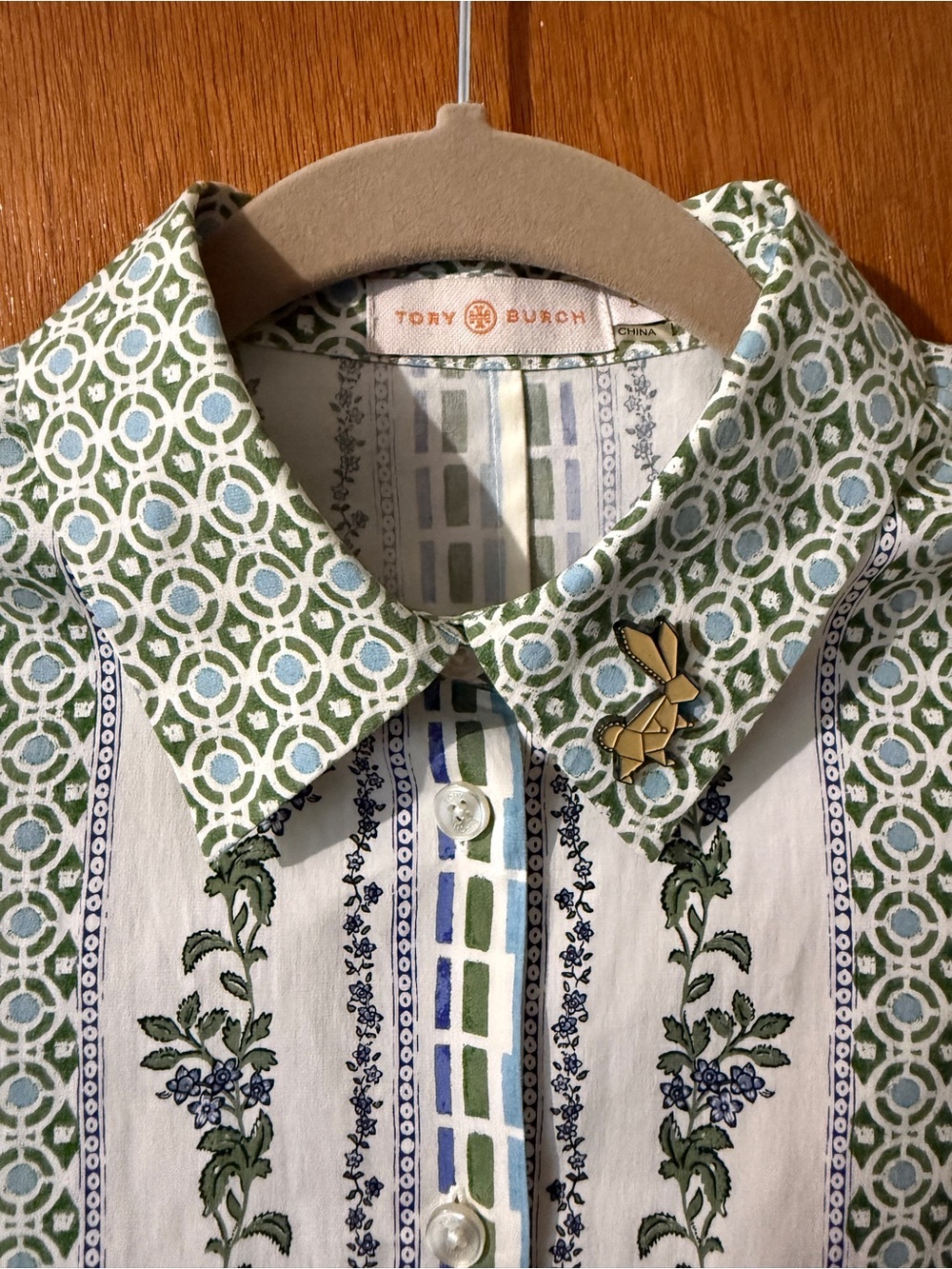 EUC Tory Burch Short-Sleeve Floral Botanical Women’s Shirt - Size 6 - Picture 2 of 12